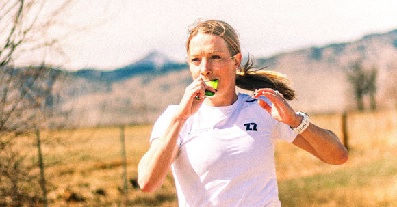 Qual é a melhor forma de equilibrar a redução de treino e o aumento de carboidrato no polimento?