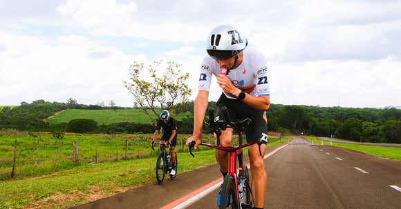 Quanto carboidrato consumir por hora no triathlon?