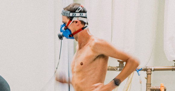 A ciência por trás dos géis de carboidrato no endurance