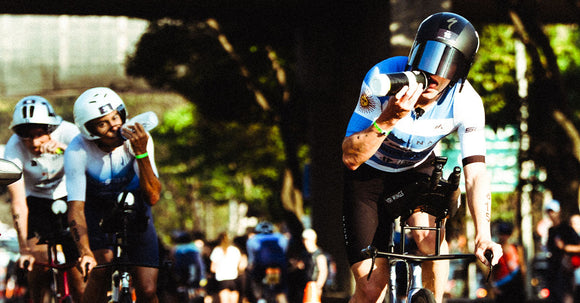 Por que dois atletas com a mesma estratégia nutricional têm resultados diferentes?